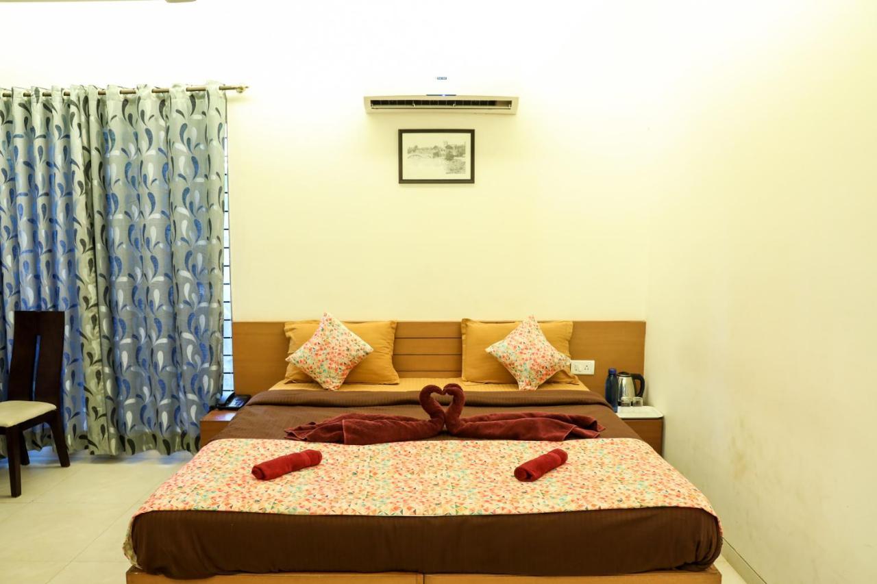 Surya Kiran Miramar Bed & Breakfast Panaji Exterior foto
