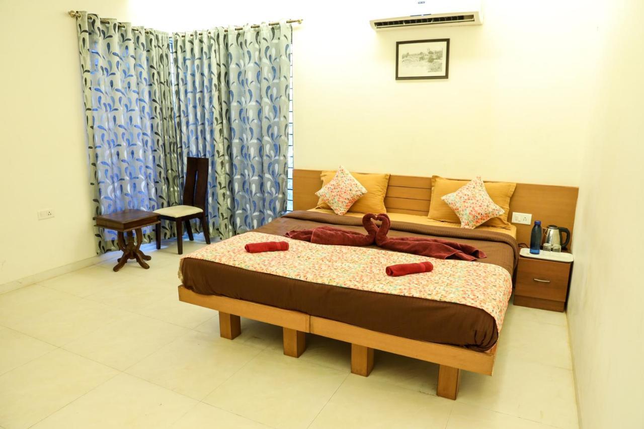 Surya Kiran Miramar Bed & Breakfast Panaji Exterior foto