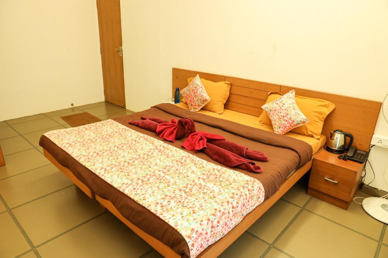 Surya Kiran Miramar Bed & Breakfast Panaji Exterior foto