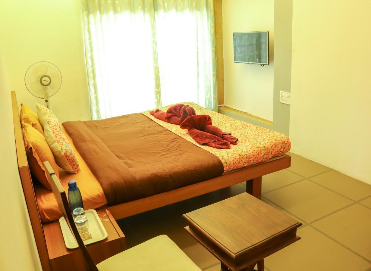 Surya Kiran Miramar Bed & Breakfast Panaji Exterior foto